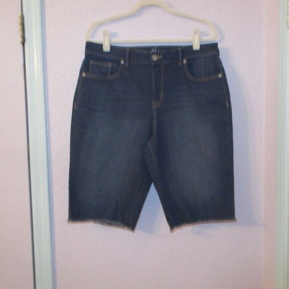 Style & Co Jean Shorts Size 12 Bermuda Stretch Denim High Rise Fringe Modest - Picture 1 of 10